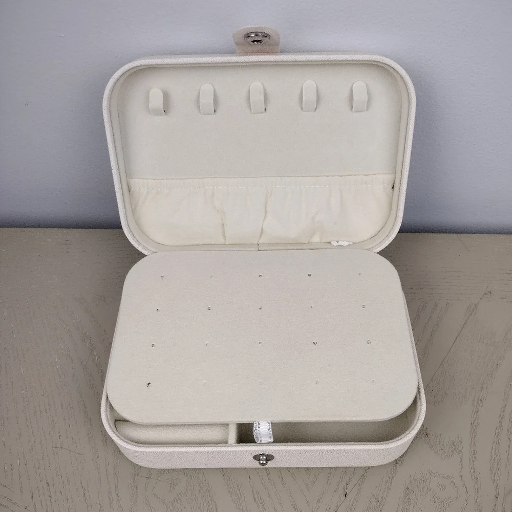 Cream Travel Jewelry Case